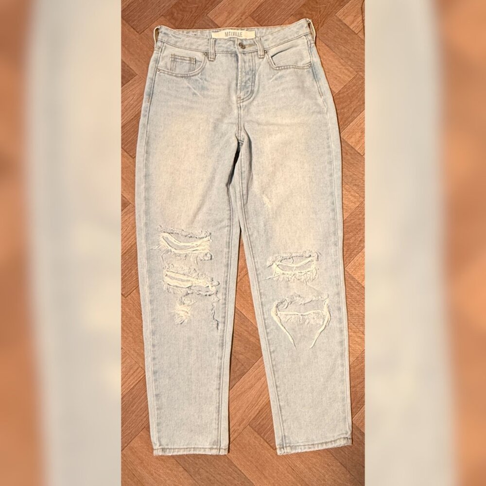Brandy Melville Melville Distressed Light Wash Mom Jeans Size 25 100% Cotton Rip